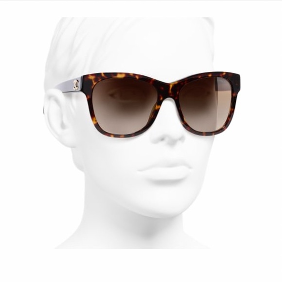 *SOLD* Chanel Sunglasses - Picture 3 of 8